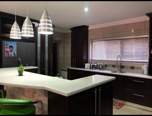 4 BEDROOM TOWNHOUSE FOR SALE IN RISIVILLE
